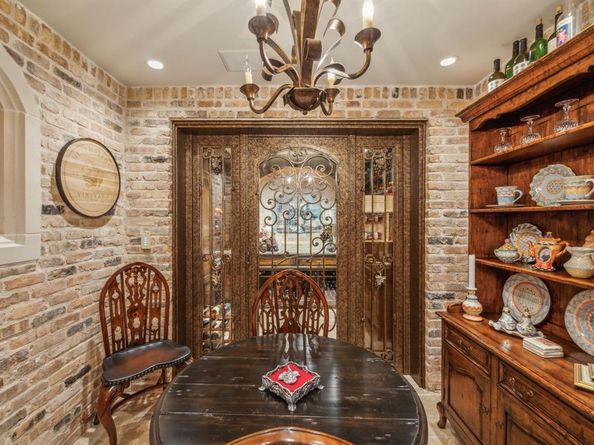 43  Braewood Place , Dallas Texas 75248