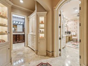 43  Braewood Place , Dallas Texas 75248