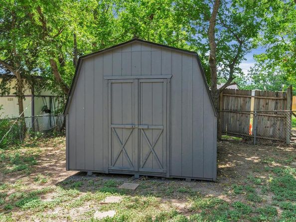 925  Hackamore Street , White Settlement Texas 76108
