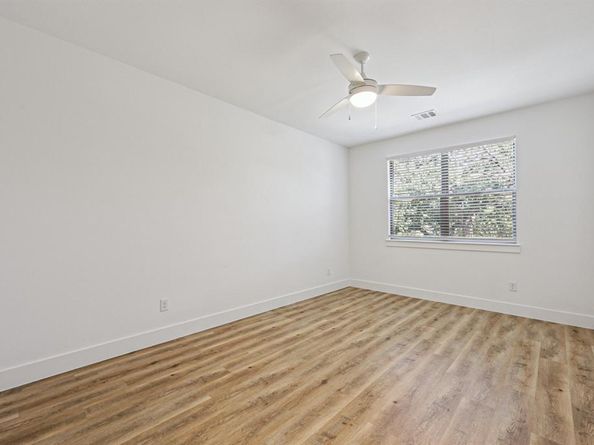 2130  Roanoke Avenue , Dallas Texas 75235