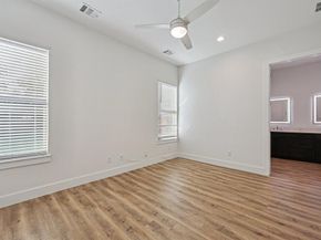 2130  Roanoke Avenue , Dallas Texas 75235