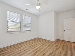 2130  Roanoke Avenue , Dallas Texas 75235