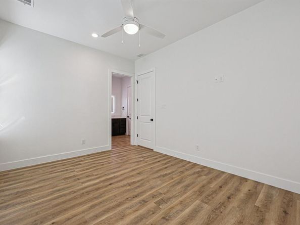 2130  Roanoke Avenue , Dallas Texas 75235