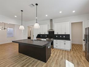 2130  Roanoke Avenue , Dallas Texas 75235