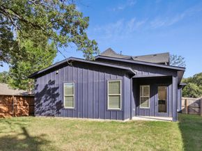 2130  Roanoke Avenue , Dallas Texas 75235
