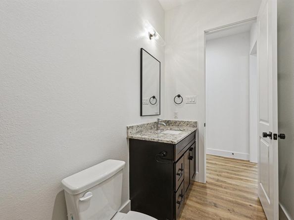 2130  Roanoke Avenue , Dallas Texas 75235
