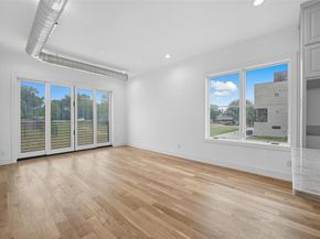 421 S Rayner Street , Fort Worth Texas 76111