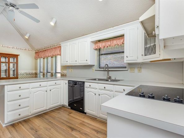 1307  Ponderosa Pine Lane , Carrollton Texas 75007