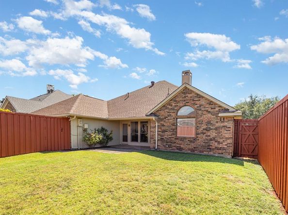 1307  Ponderosa Pine Lane , Carrollton Texas 75007