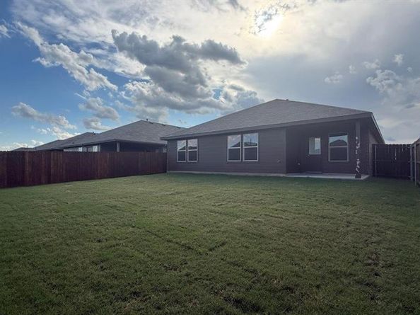 8500  HOLLYMEAD Lane , Fort Worth Texas 76131