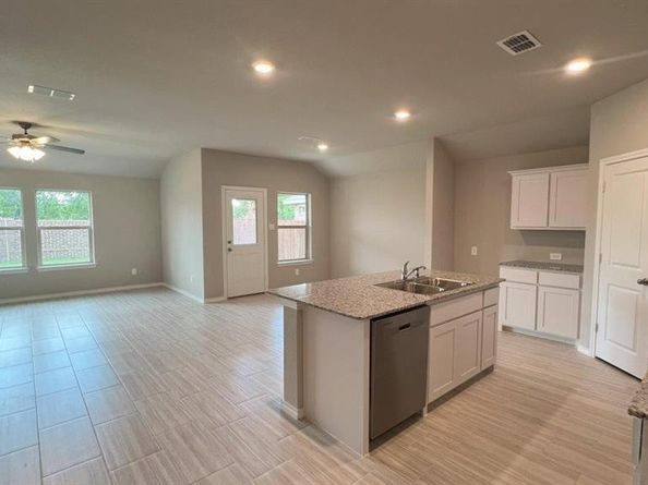 8500  HOLLYMEAD Lane , Fort Worth Texas 76131