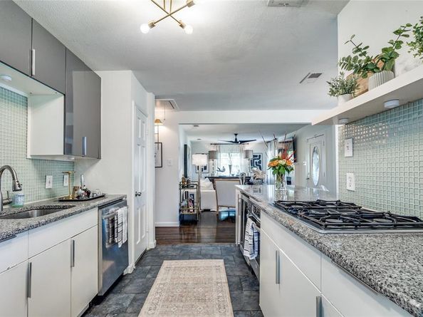 702  Reverchon Drive , Dallas Texas 75211