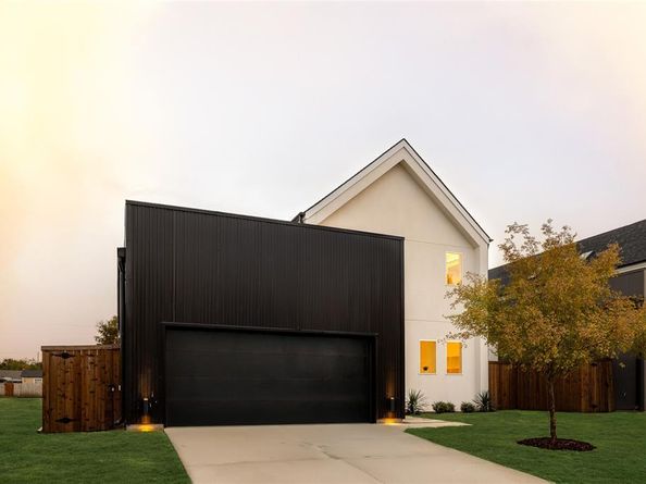 824  McBroom Street , Dallas Texas 75212