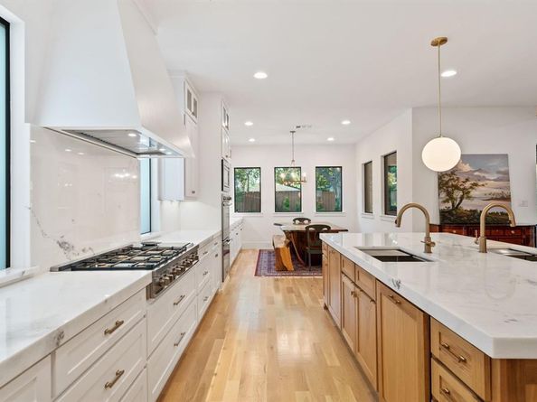 5019  Lark Lane , Dallas Texas 75209