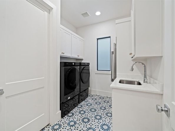 5019  Lark Lane , Dallas Texas 75209