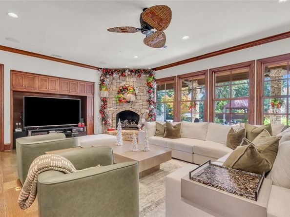4220  Park Lane , Dallas Texas 75220
