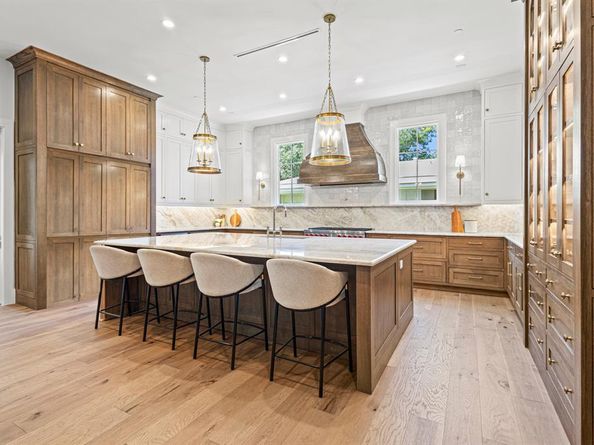 5925  Williamstown Road , Dallas Texas 75230
