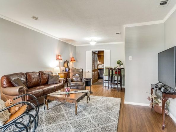 7415-7417  Walling Lane , Dallas Texas 75231