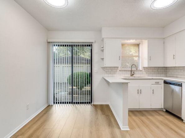 7415-7417  Walling Lane , Dallas Texas 75231