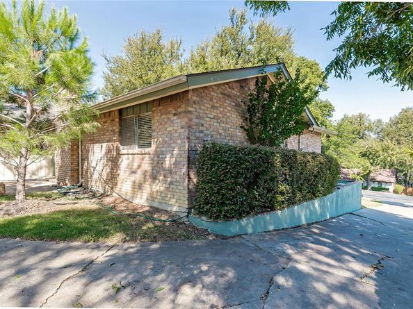 1917  Rock Creek Drive , Grand Prairie Texas 75050