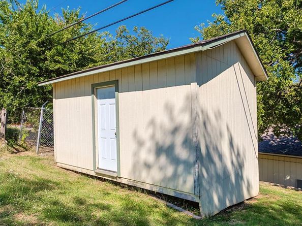 1917  Rock Creek Drive , Grand Prairie Texas 75050