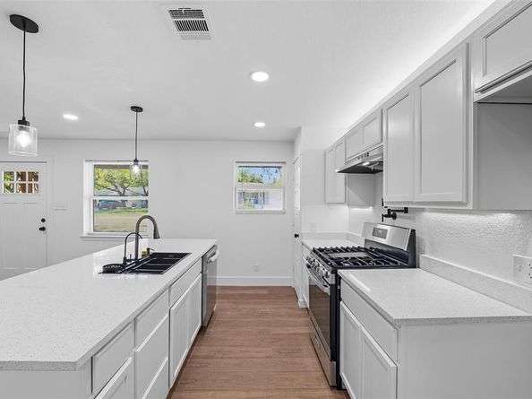 118  Evelyn Street , DeSoto Texas 75115