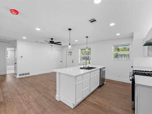 118  Evelyn Street , DeSoto Texas 75115