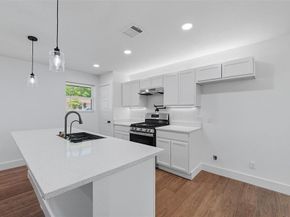 118  Evelyn Street , DeSoto Texas 75115