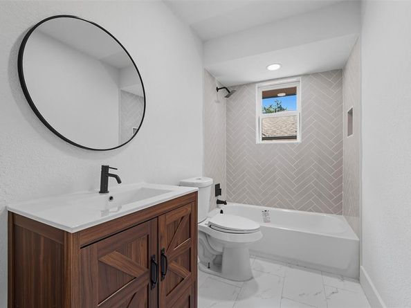 118  Evelyn Street , DeSoto Texas 75115