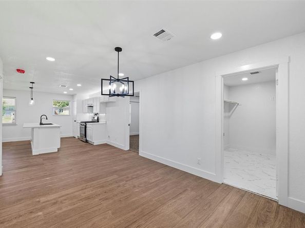 118  Evelyn Street , DeSoto Texas 75115