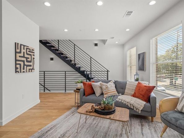 508 S OConnor Road , Irving Texas 75060