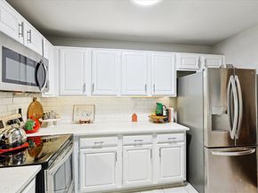 3033  San Jacinto Street  312, Dallas Texas 75204