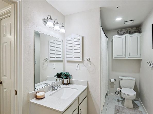 3033  San Jacinto Street  312, Dallas Texas 75204