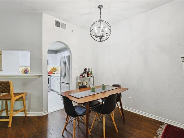 3033  San Jacinto Street  312, Dallas Texas 75204