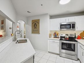 3033  San Jacinto Street  312, Dallas Texas 75204