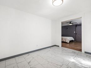313  Byron Street , Fort Worth Texas 76114