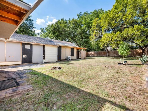 313  Byron Street , Fort Worth Texas 76114