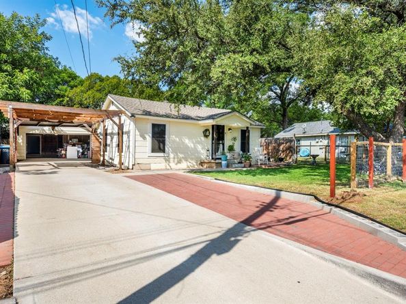 313  Byron Street , Fort Worth Texas 76114