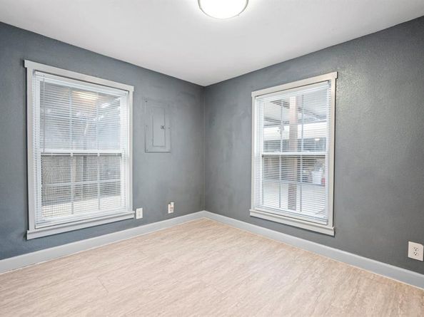 313  Byron Street , Fort Worth Texas 76114