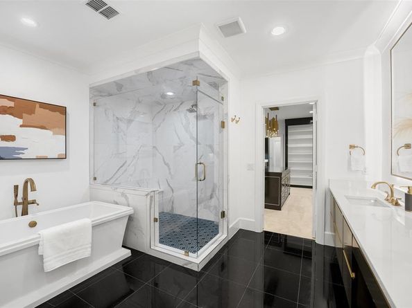 32  Devonstone Place , Dallas Texas 75248