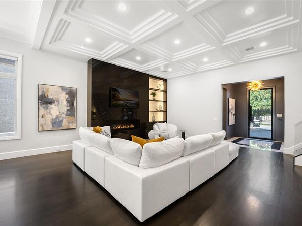 32  Devonstone Place , Dallas Texas 75248