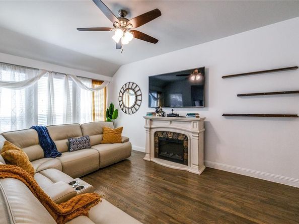 1344  Mountain View Lane , Kennedale Texas 76060