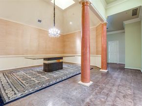 2  Hallshire Court , Dallas Texas 75225