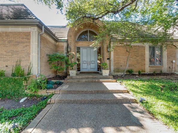 2  Hallshire Court , Dallas Texas 75225