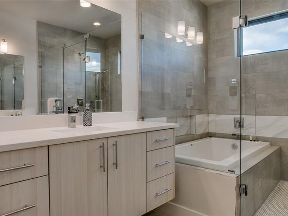 410  Melba Street  3, Dallas Texas 75208