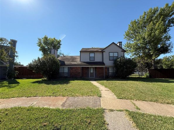 2301  Sweetbriar Court , Mesquite Texas 75150