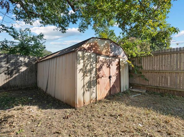 1420  Linwood Lane , Edgecliff Village Texas 76134