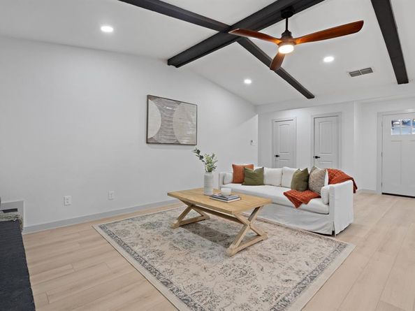 1420  Linwood Lane , Edgecliff Village Texas 76134