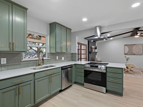 1420  Linwood Lane , Edgecliff Village Texas 76134