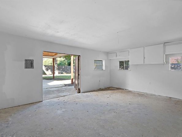 1420  Linwood Lane , Edgecliff Village Texas 76134